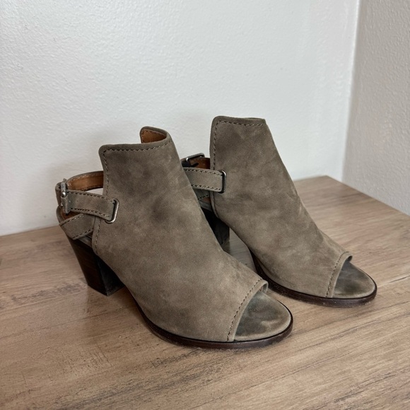 Frye Size 8 Dani Shield Suede Dark Taupe Open Toe Bootie Heel - Picture 2 of 11